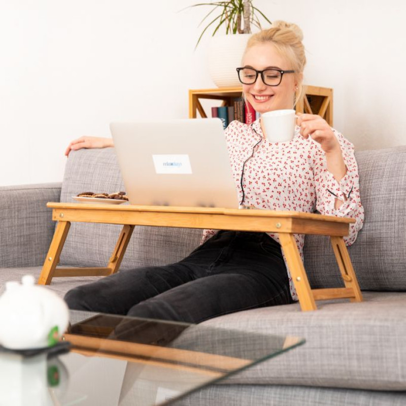 Relaxdays XL Ξύλινη Βάση Στήριξης Laptop με Ρυθμιζόμενο Ύψος και Συρτάρι - Natural - 4052025222185 Relaxdays XL Ξύλινη Βάση Στήριξης Laptop με Ρυθμιζόμενο Ύψος και Συρτάρι - Natural - 4052025222185