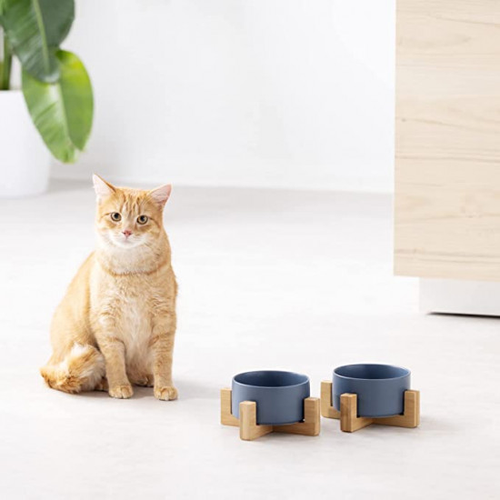 Navaris Cat Bowls with Wood Stands - Σετ με 2 Μπολ Φαγητού και Νερού με Βάση από Μπαμπού για Κατοικίδια - 550ml - Matte Blue / Brown - 48350.1.04